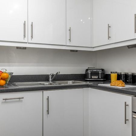 Modern 1 Bed In Central Mk, Free Parking, Smart Tv, Manhattan House By Valore Property Services Milton Keynes Exterior foto